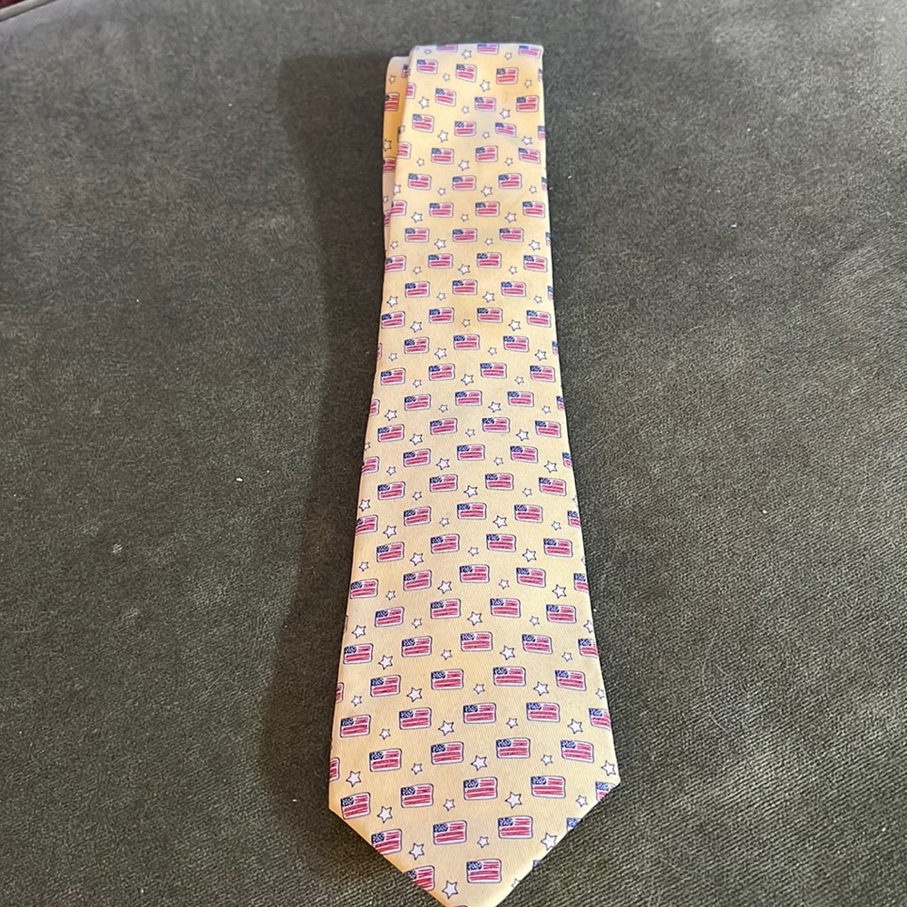 Boys Vineyard Vines Tie American flag